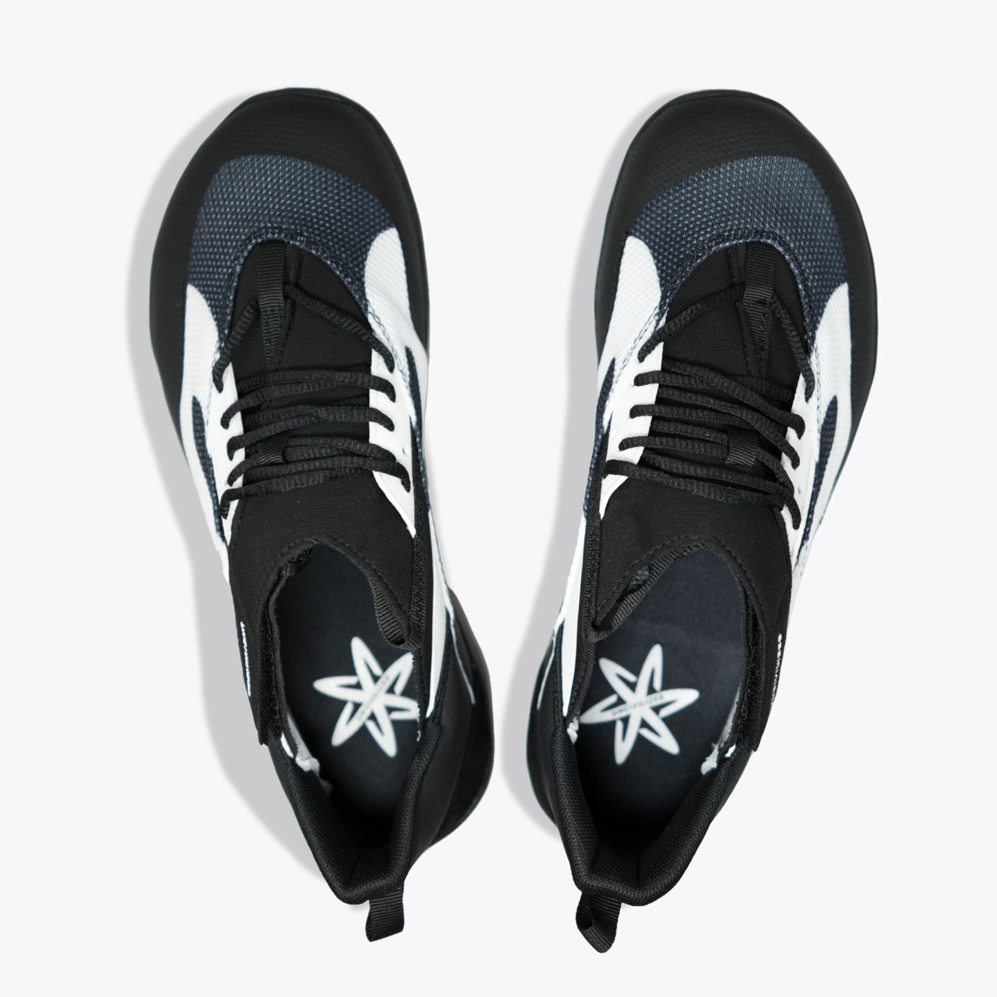 UNCIVILIZED SNEAKER 1.0 BLACK/WHITE